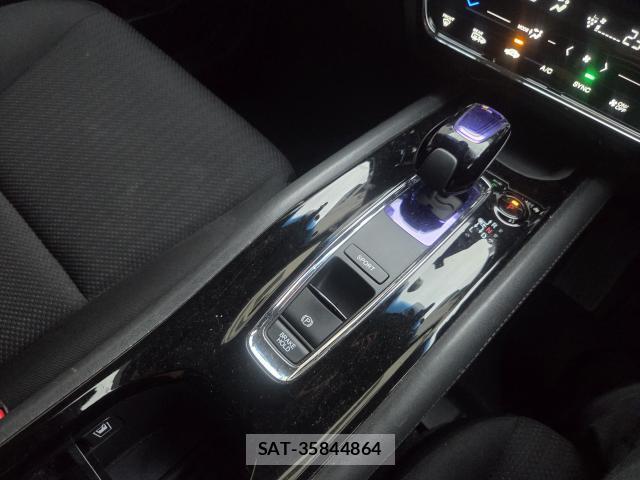 Honda VEZEL 2017-04 8725800-9