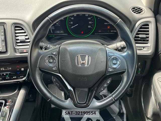 Honda VEZEL 2019-03 8726084-11