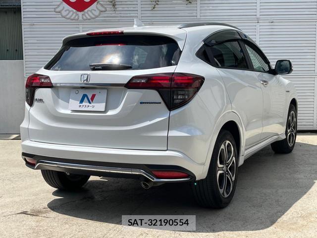 Honda VEZEL 2019-03 8726084-17