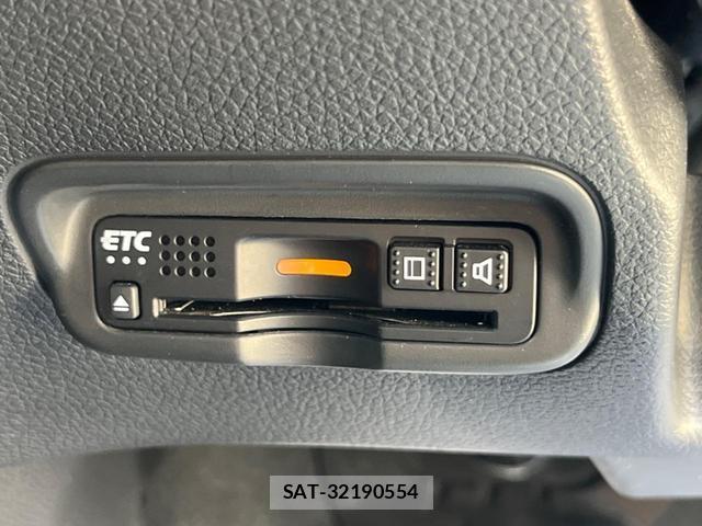Honda VEZEL 2019-03 8726084-7