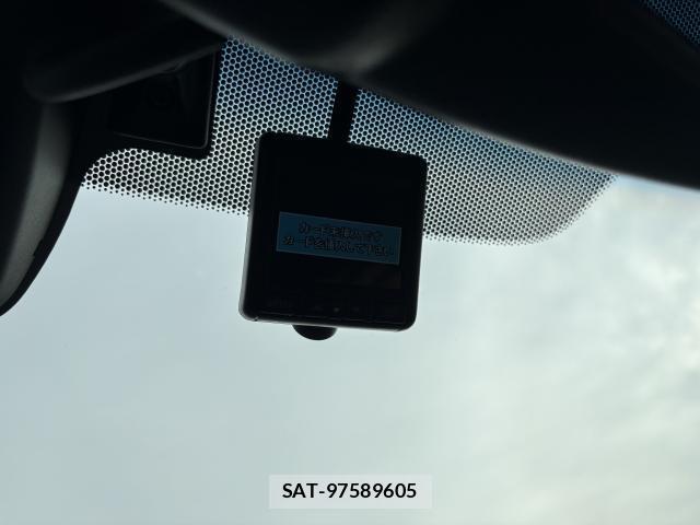 Honda VEZEL 2018-05 8727547-16