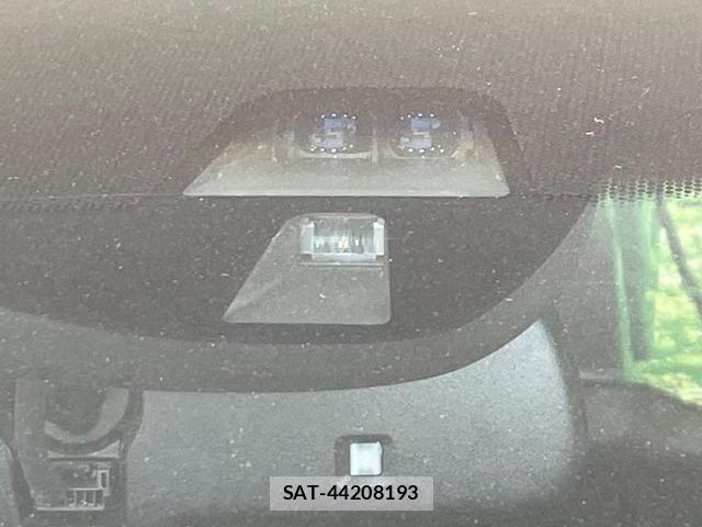 Honda VEZEL 2016-01 8728517-2