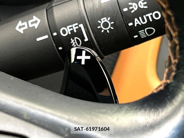 Honda VEZEL 2018-06 8730410-6