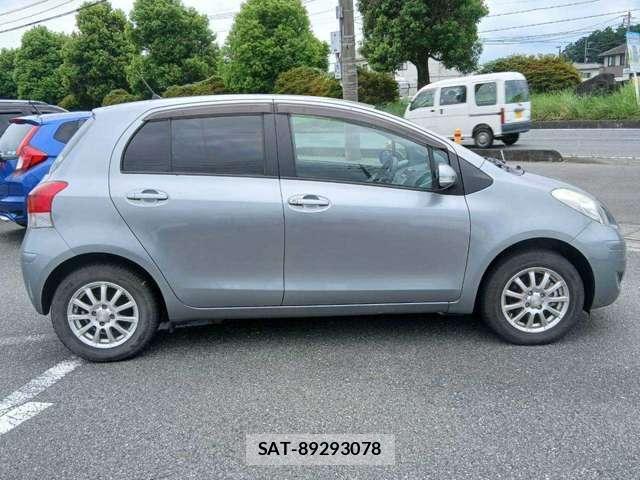 Toyota VITZ 2009-09 8730347-2