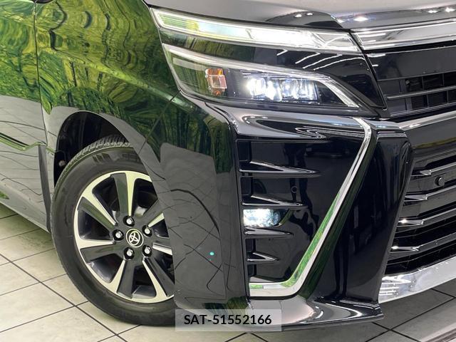 Toyota VOXY 2021-08 8725780-12