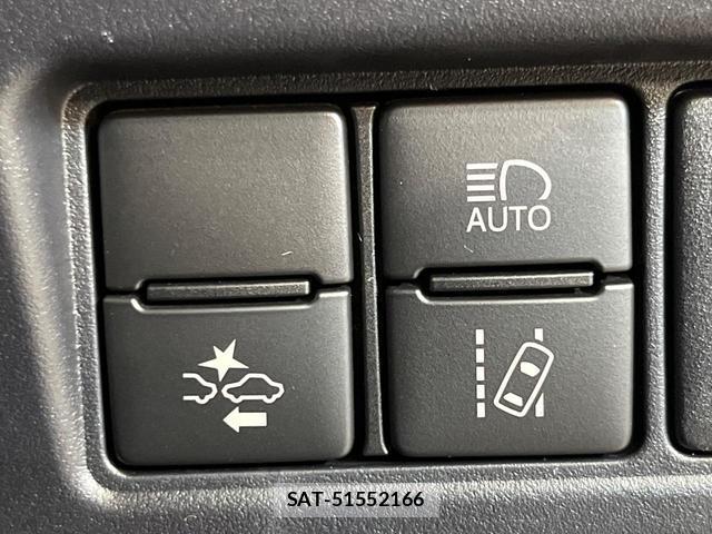 Toyota VOXY 2021-08 8725780-6