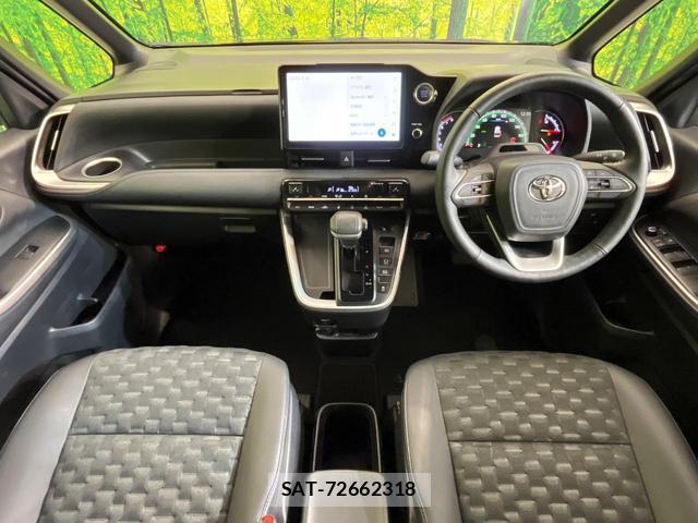 Toyota VOXY 2023-03 8725787-1