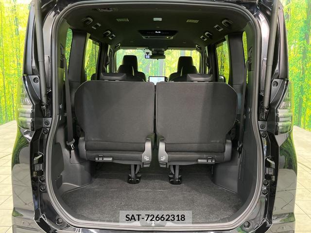 Toyota VOXY 2023-03 8725787-10