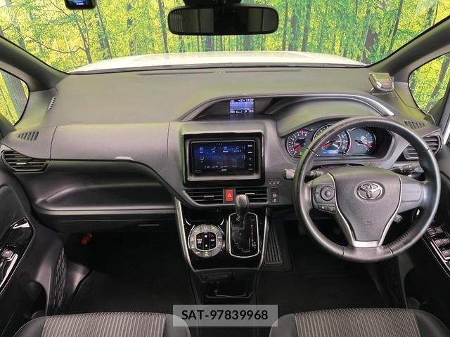 Toyota VOXY 2018-04 8725791-1