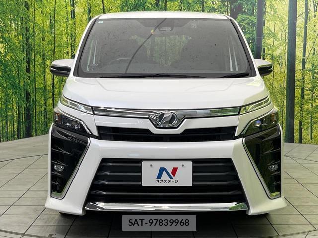 Toyota VOXY 2018-04 8725791-14