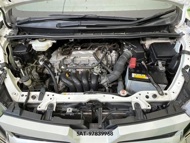 Toyota VOXY 2018-04 8725791-17