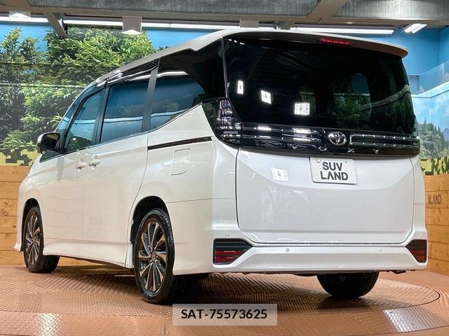 Toyota VOXY 2022-10 8725918-15