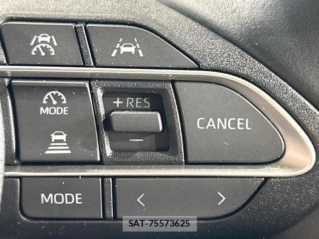Toyota VOXY 2022-10 8725918-3