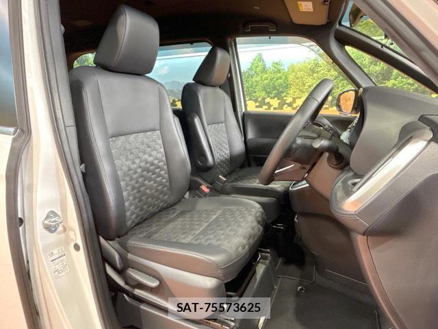 Toyota VOXY 2022-10 8725918-8