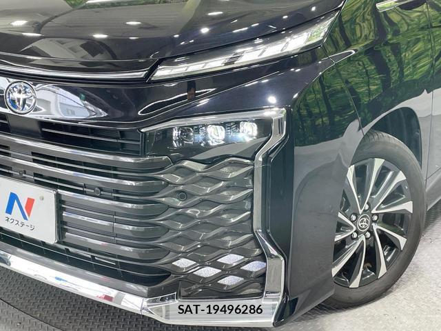 Toyota VOXY 2023-10 8725944-13