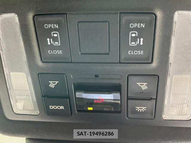 Toyota VOXY 2023-10 8725944-7