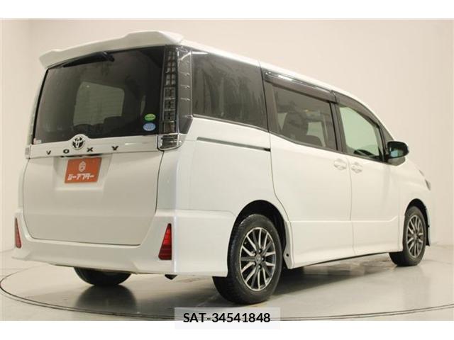 Toyota VOXY 2014-05 8726015-12