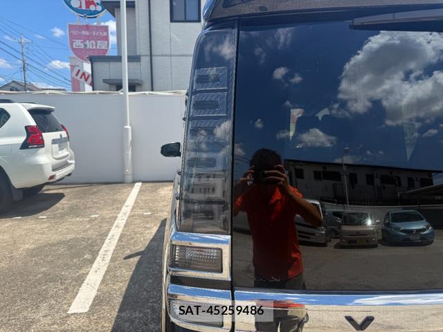 Toyota VOXY 2017-11 8726072-17