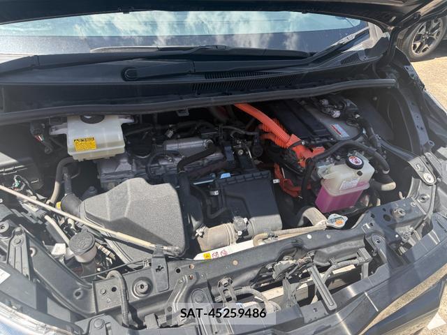 Toyota VOXY 2017-11 8726072-18