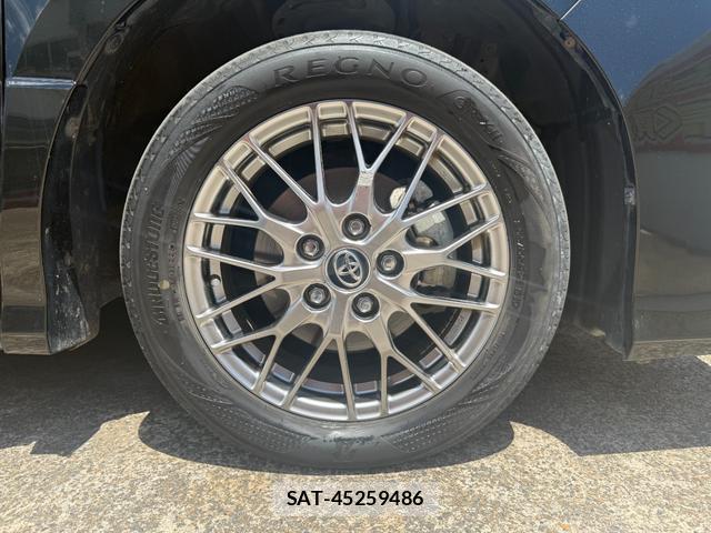 Toyota VOXY 2017-11 8726072-19