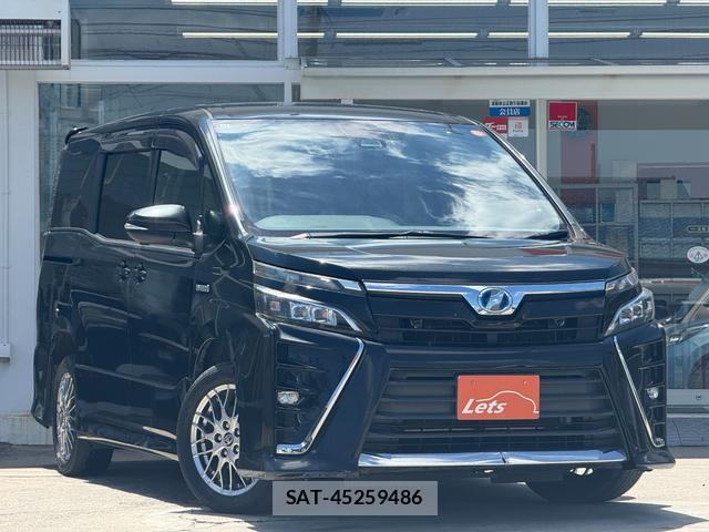 Toyota VOXY 2017-11 8726072-3