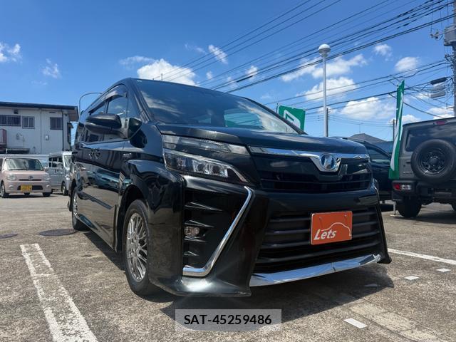 Toyota VOXY 2017-11 8726072-9
