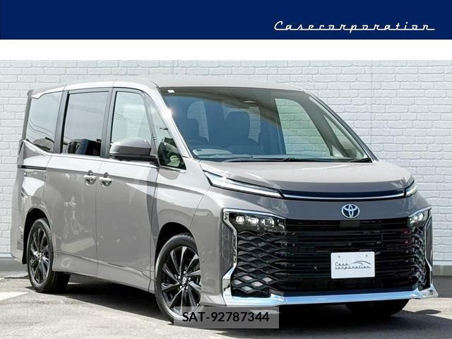 Toyota VOXY 2026-08 8726087-0