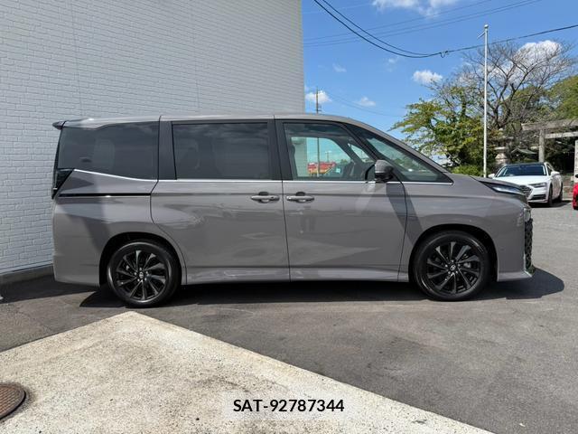 Toyota VOXY 2026-08 8726087-19