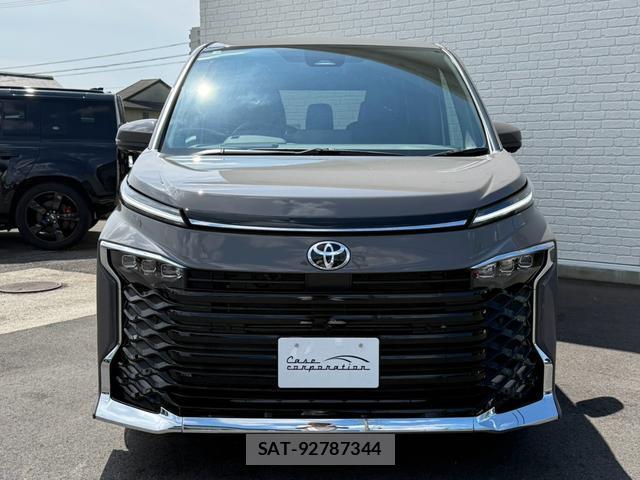 Toyota VOXY 2026-08 8726087-7