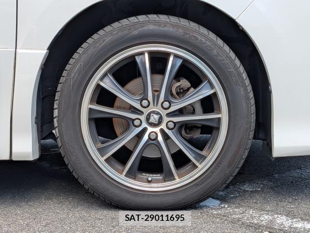 Toyota VOXY 2021-03 8726182-12