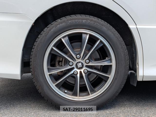 Toyota VOXY 2021-03 8726182-14
