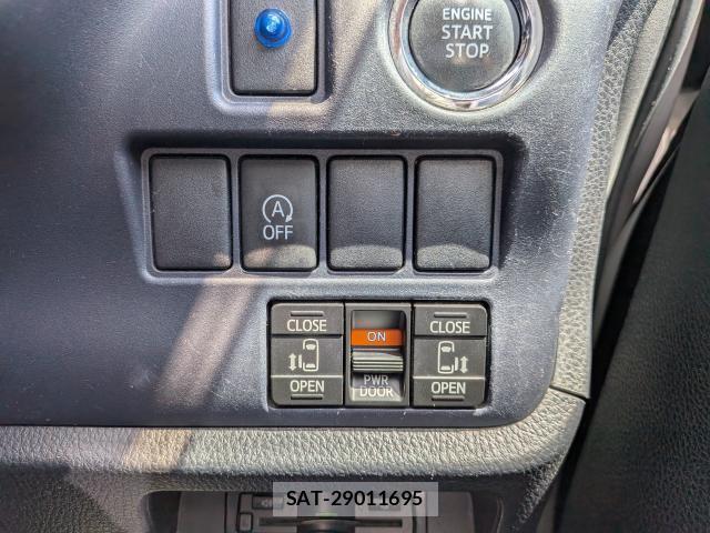 Toyota VOXY 2021-03 8726182-15