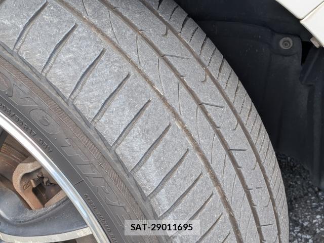 Toyota VOXY 2021-03 8726182-17