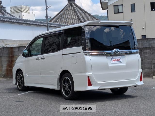 Toyota VOXY 2021-03 8726182-2