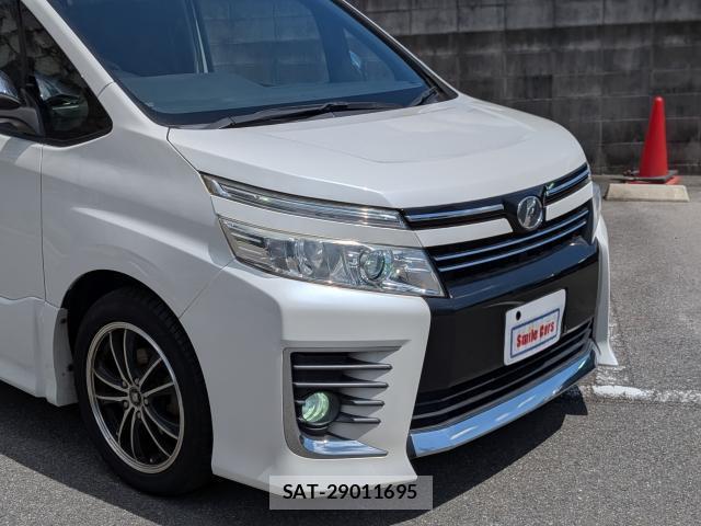 Toyota VOXY 2021-03 8726182-7