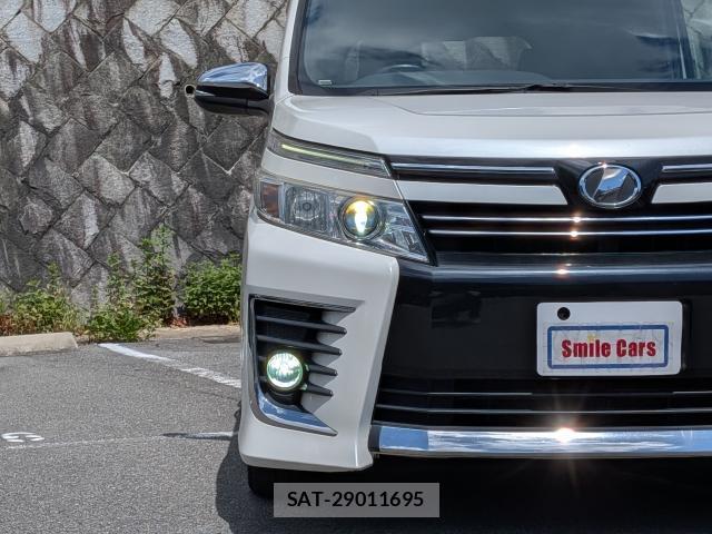 Toyota VOXY 2021-03 8726182-8
