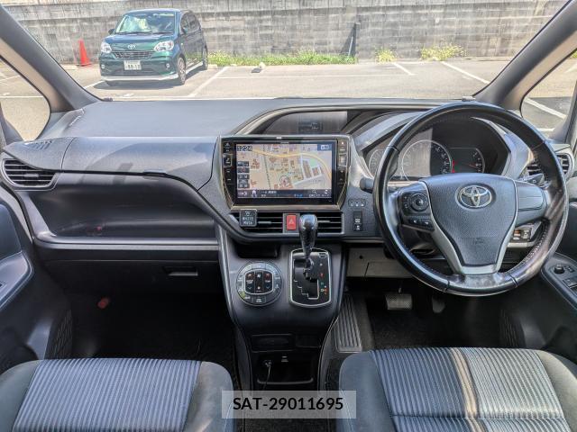 Toyota VOXY 2021-03 8726182-9