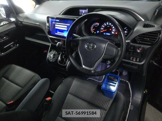 Toyota VOXY 2018-02 8726240-2