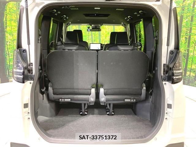 Toyota VOXY 2023-07 8726285-11