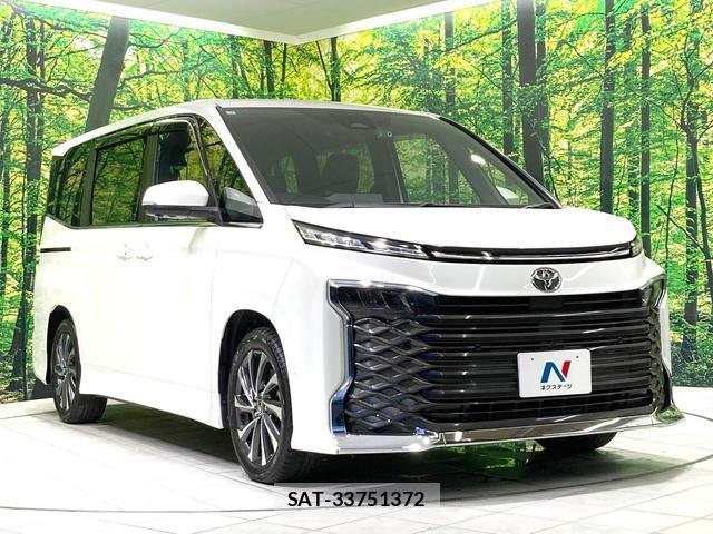 Toyota VOXY 2023-07 8726285-16