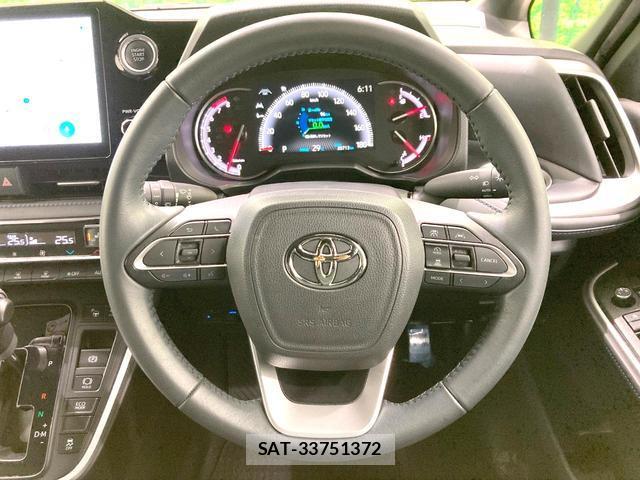 Toyota VOXY 2023-07 8726285-7