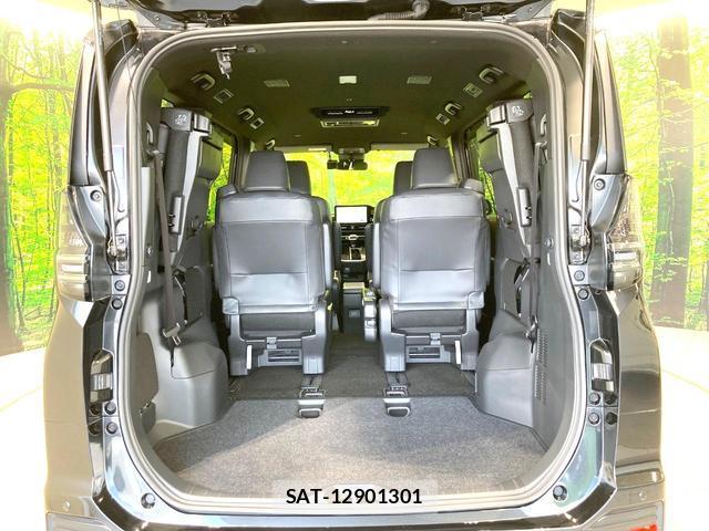 Toyota VOXY 2024-10 8726292-10