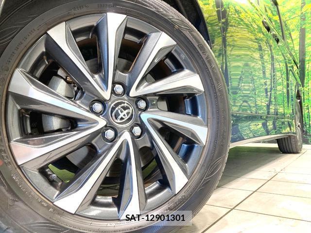 Toyota VOXY 2024-10 8726292-13