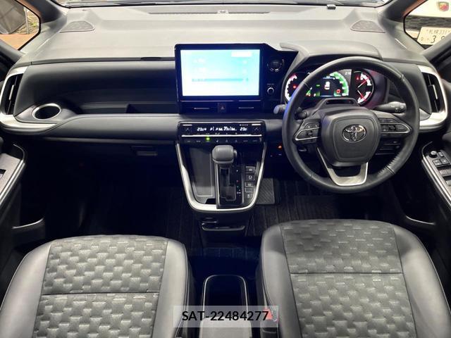 Toyota VOXY 2024-06 8726353-1