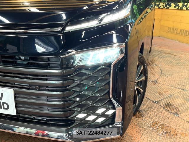 Toyota VOXY 2024-06 8726353-12