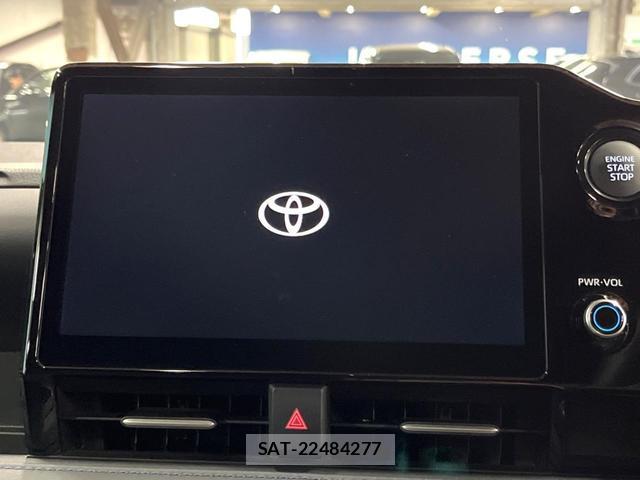Toyota VOXY 2024-06 8726353-3