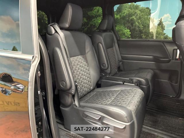 Toyota VOXY 2024-06 8726353-8