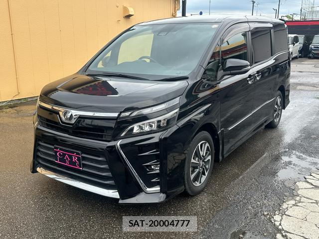 Toyota VOXY 2017-07 8726457-16