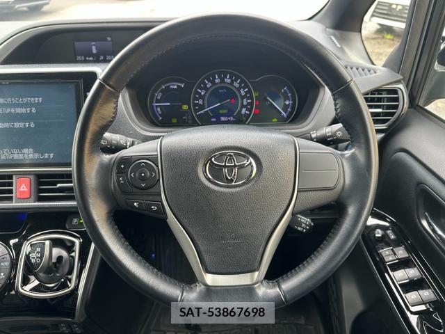 Toyota VOXY 2017-12 8726460-10