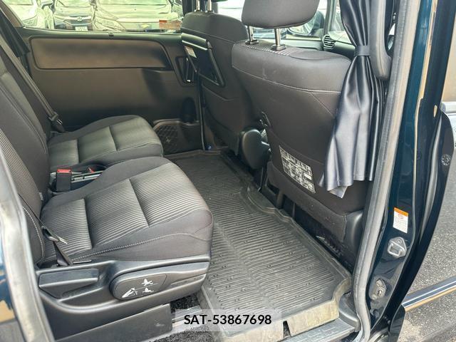 Toyota VOXY 2017-12 8726460-12